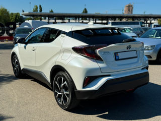 Toyota C-HR foto 8