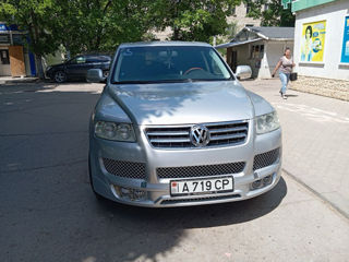 Volkswagen Touareg foto 1