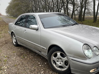 Mercedes E-Class foto 3