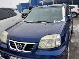 Nissan X-Trail foto 2