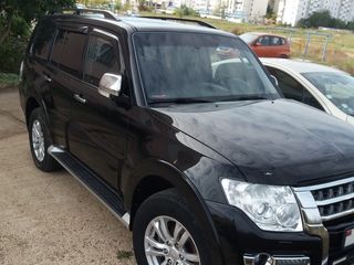 Mitsubishi Pajero foto 2