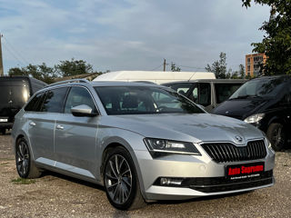 Skoda Superb foto 1