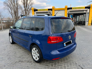 Volkswagen Touran foto 3