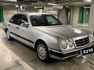 Mercedes E-Class foto 2