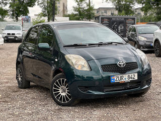 Toyota Yaris foto 1