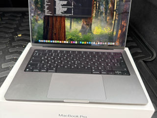 MacBook Pro 2021, 14 inchi