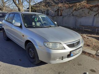 Mazda 323 foto 4