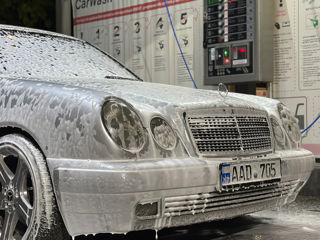 Mercedes E-Class фото 0