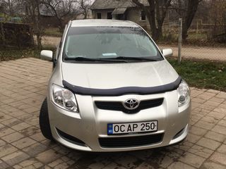 Toyota Auris foto 1