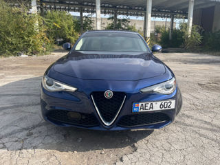 Alfa Romeo Giulia foto 2