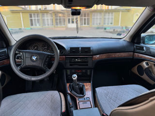 BMW 5 Series foto 4