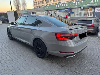 Skoda Superb foto 2