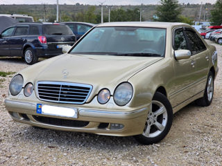 Mercedes E-Class foto 1