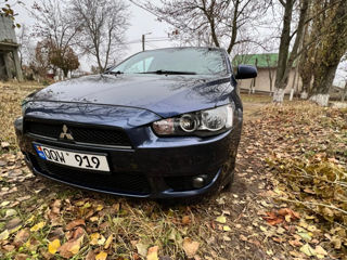 Mitsubishi Lancer foto 2