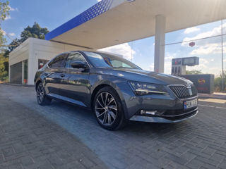 Skoda Superb foto 2