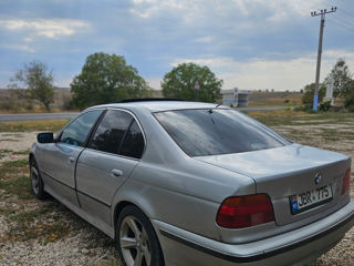 BMW 5 Series foto 4