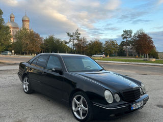 Mercedes E-Class foto 4