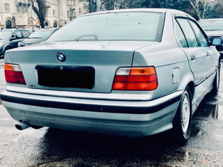 BMW 3 Series foto 3