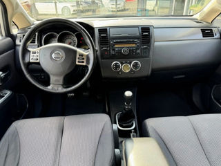 Nissan Tiida foto 7