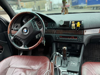 BMW 5 Series foto 7