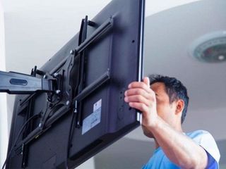 Установить телевизор на стену.Instalarea specealizata suporturilor tv pe perete. Montez tv pe perete