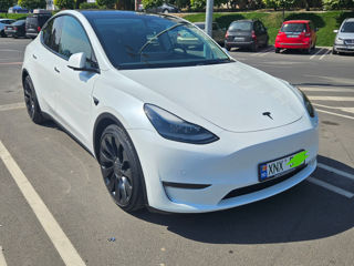 Tesla Model Y foto 6