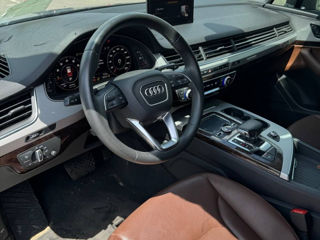 Audi Q7 фото 8