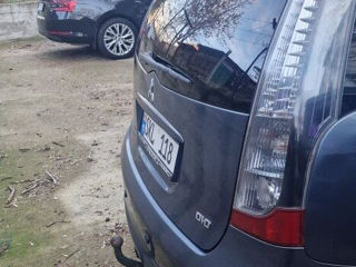 Mitsubishi Grandis foto 3