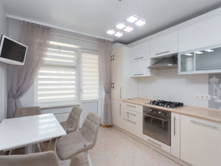 Apartament cu 3 camere, 74 m², Buiucani, Chișinău foto 3