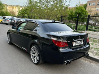 BMW 5 Series foto 4