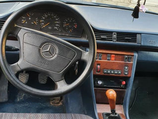 Mercedes Series (W124) foto 7