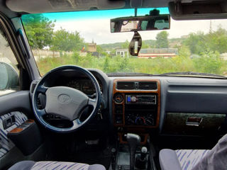 Toyota Land Cruiser Prado foto 2