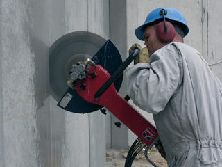 Резка стен перегородок бетона без шума вибрации перепланировка квартир домов помещений демонтаж стен
