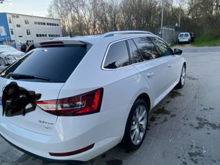 Skoda Superb foto 2