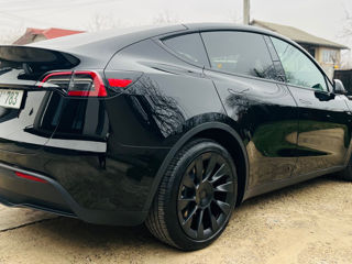 Tesla Model Y foto 4