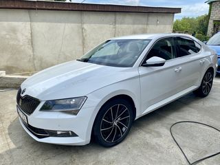 Skoda Superb foto 2