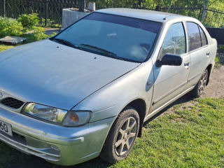 Nissan Almera foto 8