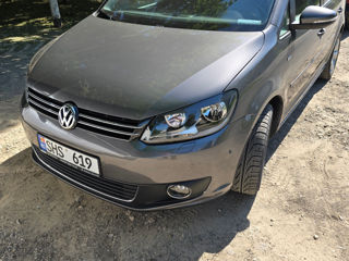 Volkswagen Touran foto 1