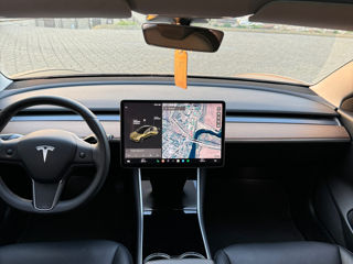 Tesla Model 3 foto 4