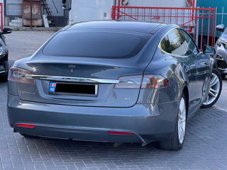 Tesla Model S foto 3