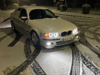 BMW 5 Series foto 7