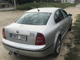 Skoda Superb foto 4