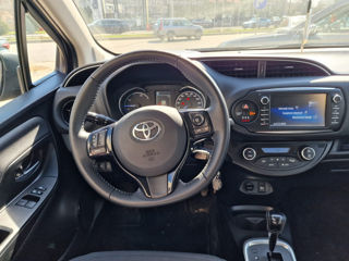 Toyota Yaris foto 8