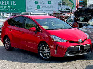 Toyota Prius v foto 5