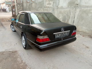 Mercedes Series (W124) foto 4