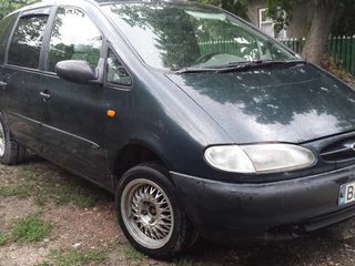 Ford Galaxy foto 1