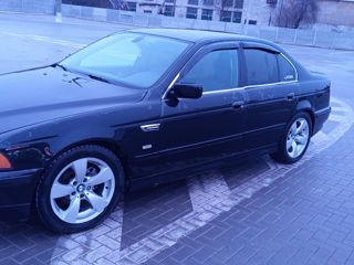 BMW 5 Series foto 7