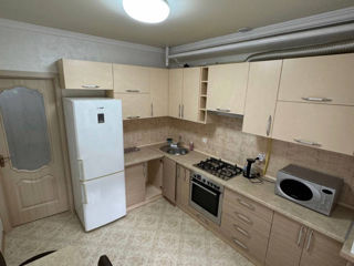 Apartament cu 2 camere, 45 m², Centru, Chișinău foto 2