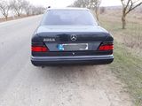 Mercedes Series (W124) foto 2