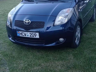 Toyota Yaris foto 1